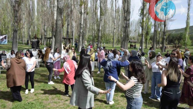 Bayburt Devlet Hastanesi Hemşireler Haftasını Kutladı