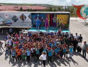 Bayburt’ta ‘Küçük Su Damlası’ Oyunu Minik İzleyicilerle Buluştu