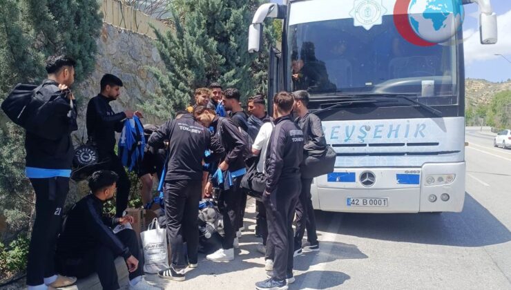 Beyşehir Demirspor Futbol Takımı Maça Taksiyle Yetişti