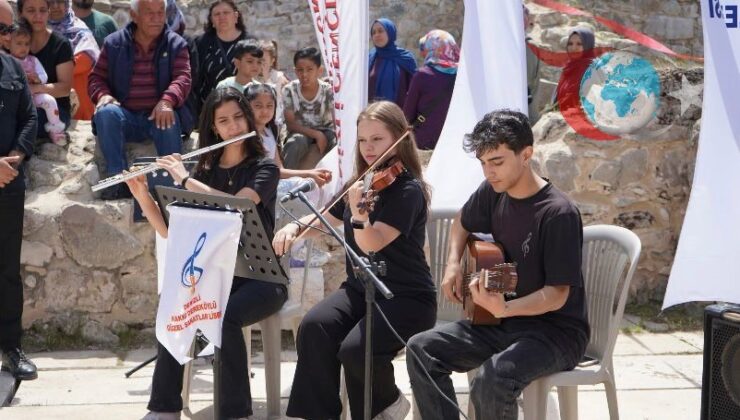 Çardak İlçesinde Gerçekleşen Bilim, Kültür ve Sanat Şenliği Büyük Beğeni Topladı