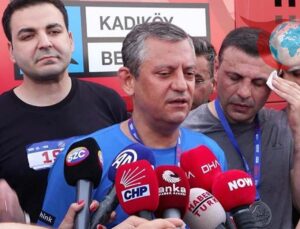 CHP Genel Başkanı Özgür Özel Kadıköy’de Halk Koşusuna Katıldı