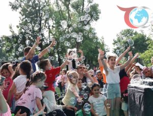 Çocuklar Bahar Şenliğinde Eğlendi