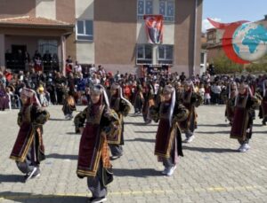 Develi’de Yabancı Dil Şenliği ile Dolu Dolu Bir Eğitim Yılı Başlangıcı