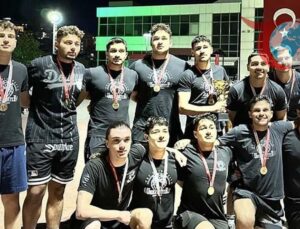 Ege Üniversitesi Sualtı Ragbisi Takımlarından Çifte Şampiyonluk