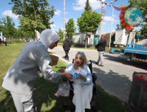 Engelsiz Bahar Şenliği’nde Özel Öğrenciler Vatandaşlara Ürünlerini Hediye Etti!