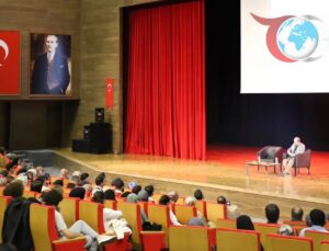 Erzincan Binali Yıldırım Üniversitesi’nde Değerler Üzerine Söyleşi Gerçekleştirildi