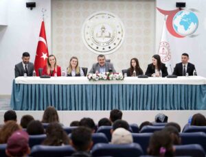 Erzurumlu Öğrencilerden Bakan Tekin’e Teşekkür Ziyareti