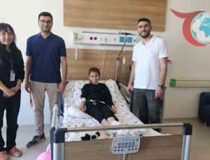 Eskişehir’de 9 Yaşındaki Kız Çocuğundan Devasa Saç Yumağı Çıkarıldı