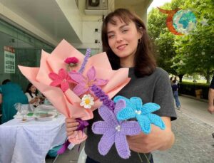 Eskişehir’de Örgü Çiçekler Solmaz