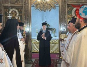 Fener Rum Patriği Bartholomeos Gökçeada’da Papazlığa Terfi Ayinine Katıldı