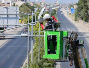 Fırat EDAŞ, Abonelerine Daha İyi Hizmet Sunmak İçin Altyapı Çalışmalarını Sürdürüyor