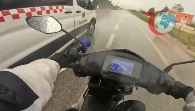 Fırtınada Minibüsçüden Örnek Davranış