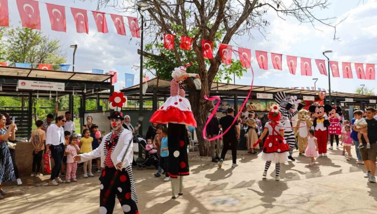 Gaziantep Büyükşehir Belediyesinden Renkli Anne Bebek Festivali