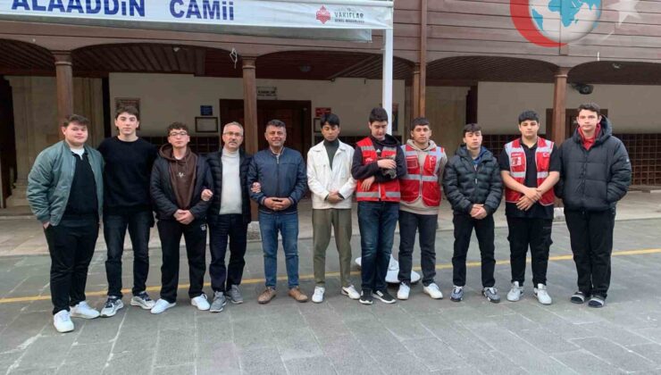 Gençlere Yönelik Sabah Namazı Programı Manevi Atmosferiyle Katılımcılara Huzur Dolu Anlar Yaşattı