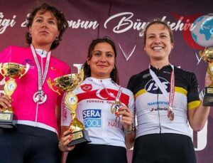 Kadın Bisikletçilerin Zaferi: Samsun’da Bayram Coşkusu