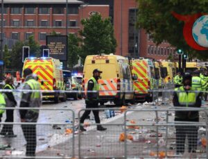 Liverpool Şampiyonluk Kutlamalarında Aracın Kalabalığın Arasına Dalması Sonucu 47 Kişi Yaralandı