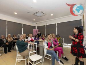 Mersin Büyükşehir Belediyesi Kadınlara Kanser Farkındalık Eğitimi Düzenledi