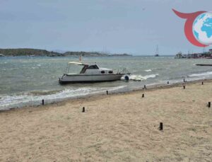 Muğla Bodrum’da Fırtına: Tekneler Karaya Sürüklendi