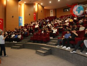 Öğrencilere Sınav Stresini Yenme Yolları Anlatıldı