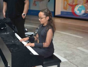 Öğrencilerin Gösterisi Büyük İlgi Çekti