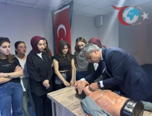 Öğretmen Adaylarına İlk Yardım Eğitimi ile Hayat Kurtarma Fırsatı