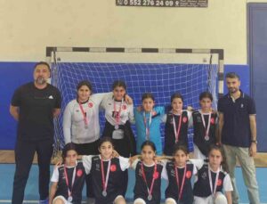 Orhangazi Ortaokulu Futsal Takımı İl İkincisi Oldu