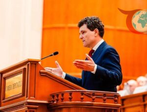 Romanya’nın Yeni Belediye Başkanı Nicusor Dan Göreve Başladı