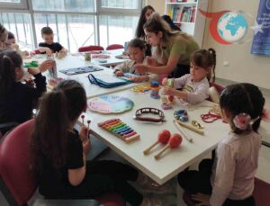 Sandıklı’da Duyusal Gelişim Atölyesi Çocukları Eğlendiriyor