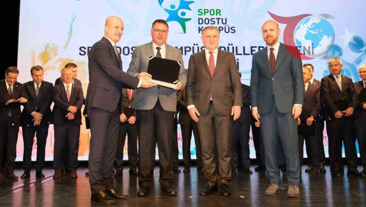 Selçuk Üniversitesi Spor Dostu Kampüs Ödülü Aldı