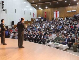 SOLOTÜRK Ekibi Fırat Üniversitesinde Öğrencilerle Buluştu