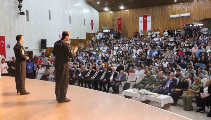 SOLOTÜRK Ekibi Fırat Üniversitesinde Öğrencilerle Buluştu