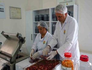 Tarsus Belediyesi Üreticilere Yeni Paketleme Tesisi Açtı