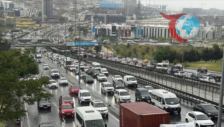 Trafik Yoğunluğu İstanbul’u Vurdu!