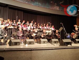 TRT Erzurum Radyosu Türk Halk Müziği Gençlik Korosu Konser Verdi