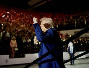 Trump’tan Göçmenlere Sert Tedbir: Ücretsiz Uçuş ve Çıkış İkramiyesi