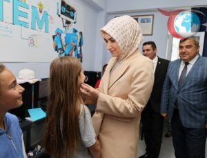 Vali Yiğitbaşı, Kod Afyon Atölyesi’ni ziyaret etti