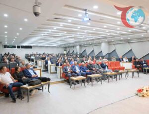 Van Atatürk Lisesi Mezunlar Derneği İlk Panelini Düzenledi