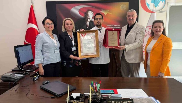 Yalova Eğitim ve Araştırma Hastanesi’ne Türk Kızılayı’ndan Ödül