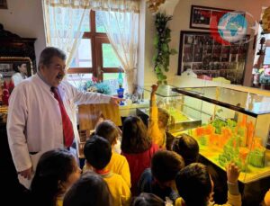 Yenikent Anaokulu Öğrencileri Maket Sanatçısı Doğan Hattatoğlu ile Buluştu