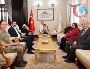 Afyonkarahisar Valisi Şehit Ailesine Desteğini Yineledi