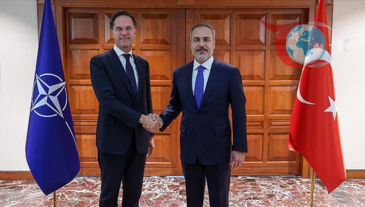 Ankara ve Lahey Arasında Ukrayna-Rusya Krizi Üzerine Yoğun Diplomasi Trafiği