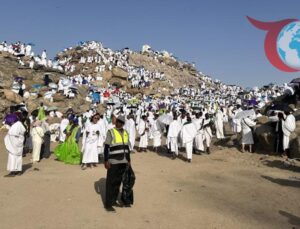 Arafat’ta İbadet ve Dua: Müslümanların İçten Yakarışı