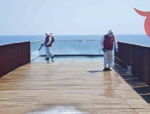 Arnavutköy’de Yaz Sezonunda Park ve Bahçelerde İlaçlama Seferberliği