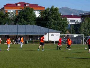 Bayburt’ta Babalar Günü Futbol Turnuvası: Aile Bağları Sahada Güçleniyor