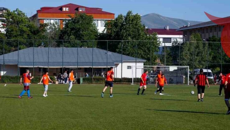 Bayburt’ta Babalar Günü Futbol Turnuvası: Aile Bağları Sahada Güçleniyor