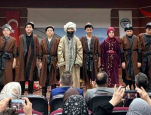 Bayburt’ta Öğrenciler Dede Korkut Hikayelerini Sahneye Taşıyor