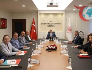 Çalışma Bakanı Vedat Işıkhan, HAK-İŞ Başkanı ile Görüştü