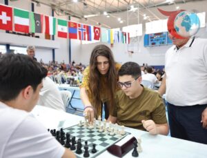 Çeşme Uluslararası Açık Satranç Turnuvası’nda Katılımcı Rekoru Kırıldı