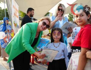 Düzce’de Çocuklar İçin Renkli Karne Şenliği Düzenlendi