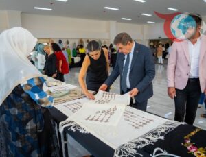 Gölbaşı’nda Kursiyerlerin El İşi Sergisi Yoğun İlgi Gördü